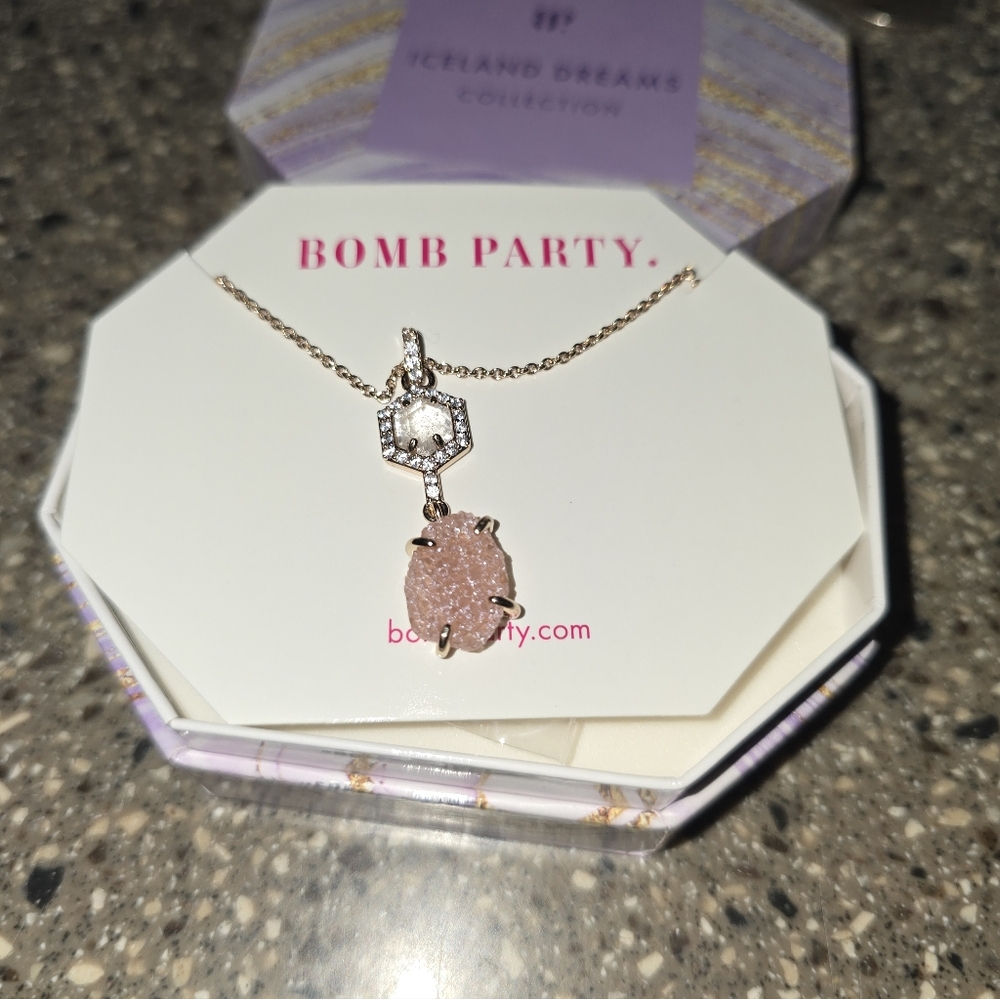 Pink Necklace ICELAND Dreams Rose GOLD
